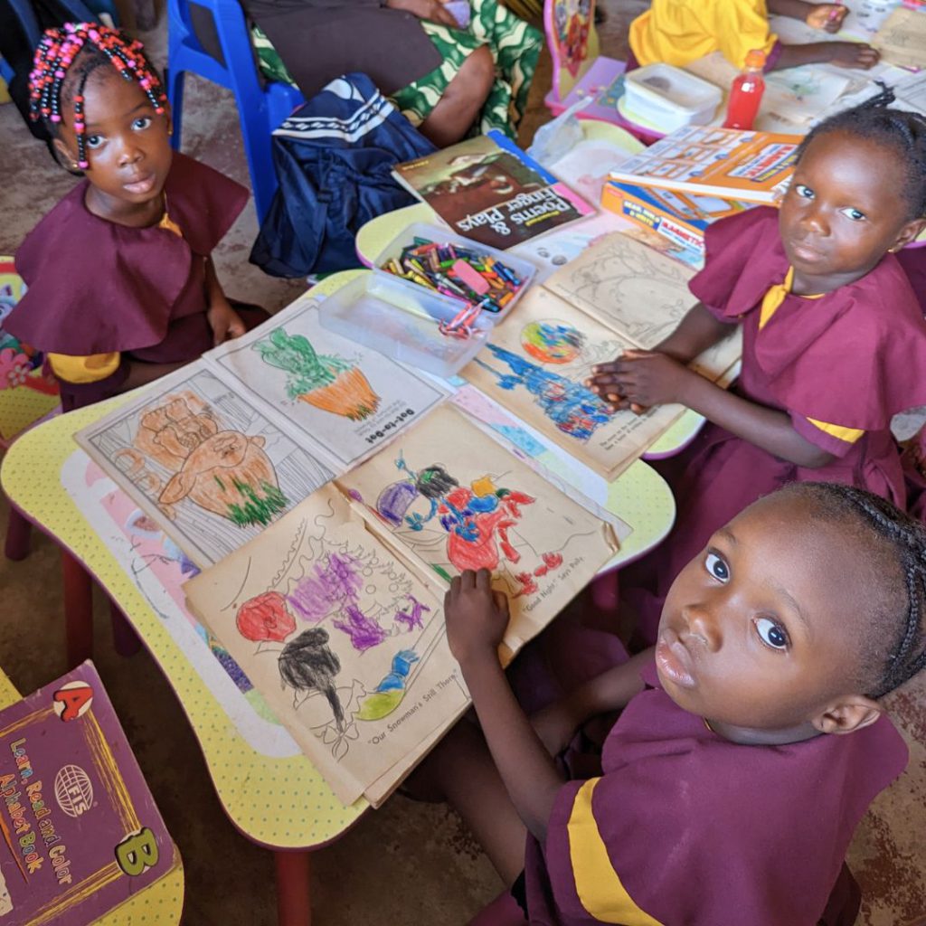 Schulbau in Monrovia (Afrika)