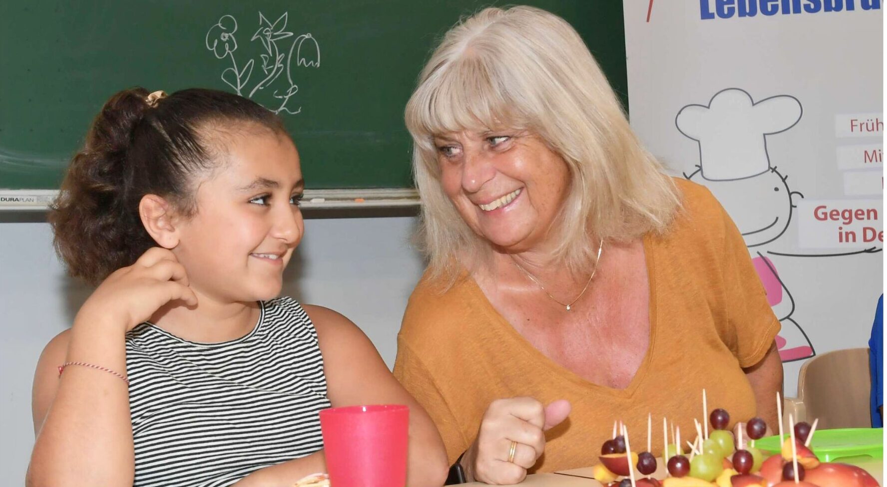 Mona Seefried als Botschafterin der Kinderhilfe Deutsche Lebensbrücke